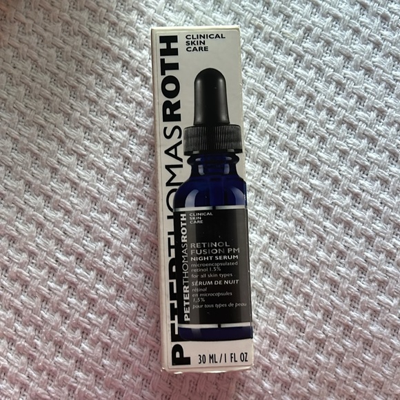 Peter Thomas Roth retinol night serum - Picture 2 of 3